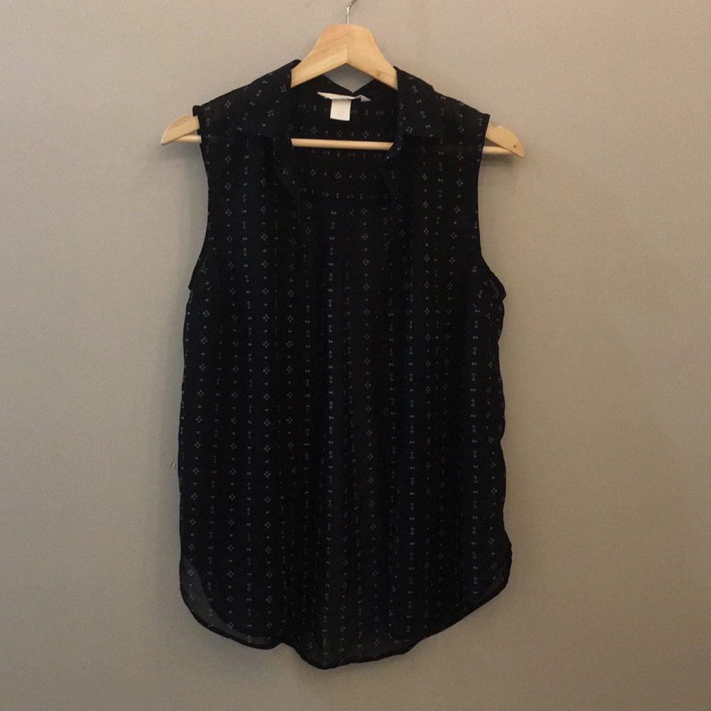 H&M button down sleeveless shirt